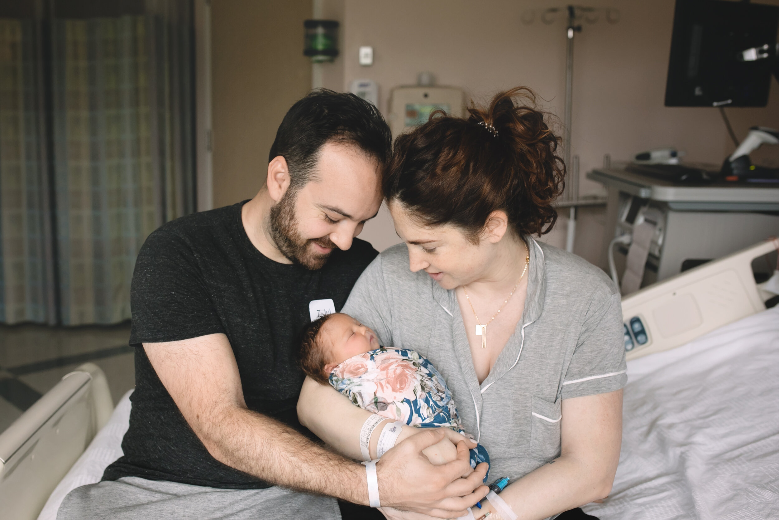 best Fresh48 hospital baby newborn photgrapher portland beaverton oregon st. vincents-12.jpg