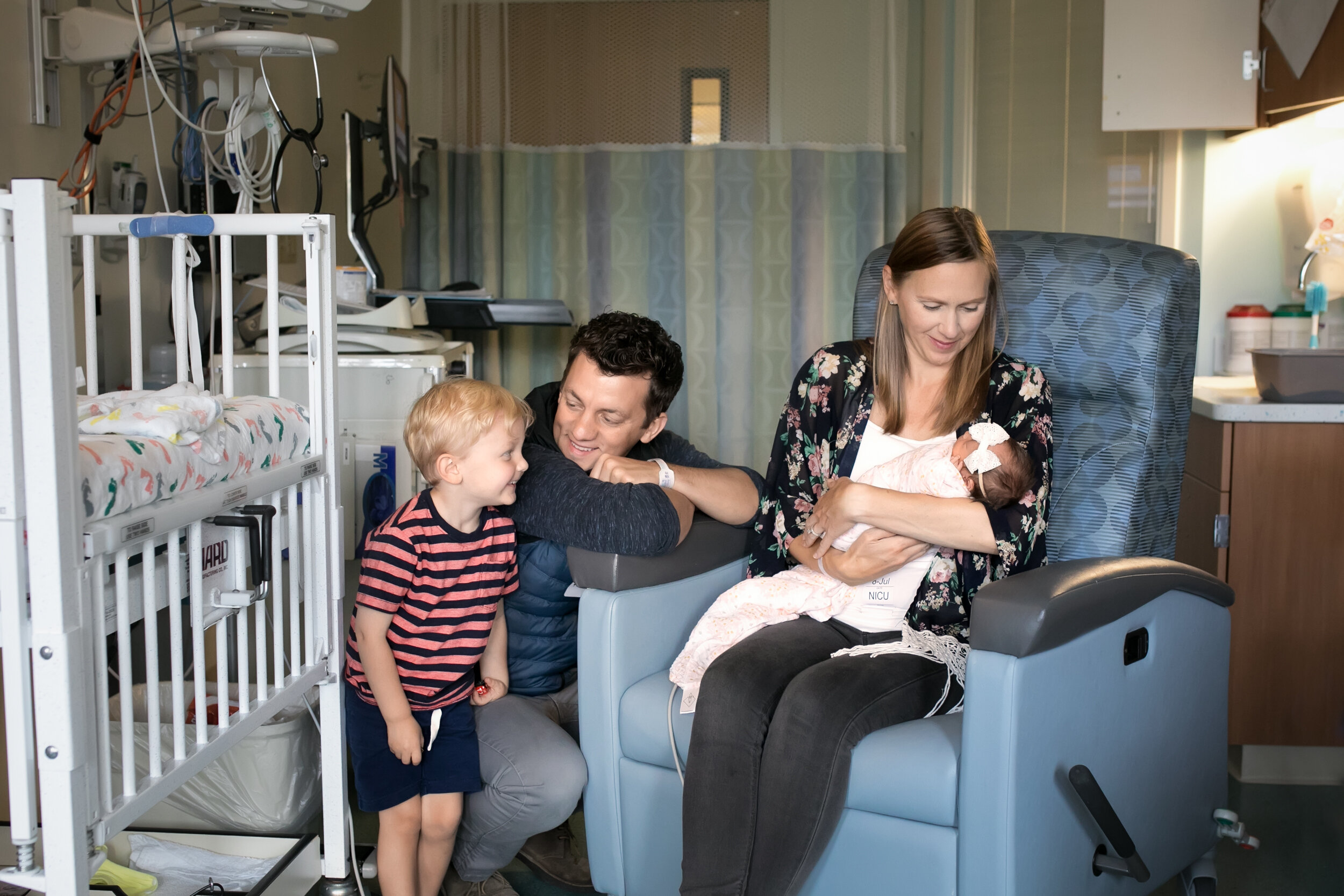best Fresh48 hospital baby newborn photgrapher portland beaverton oregon st. vincents-16.jpg