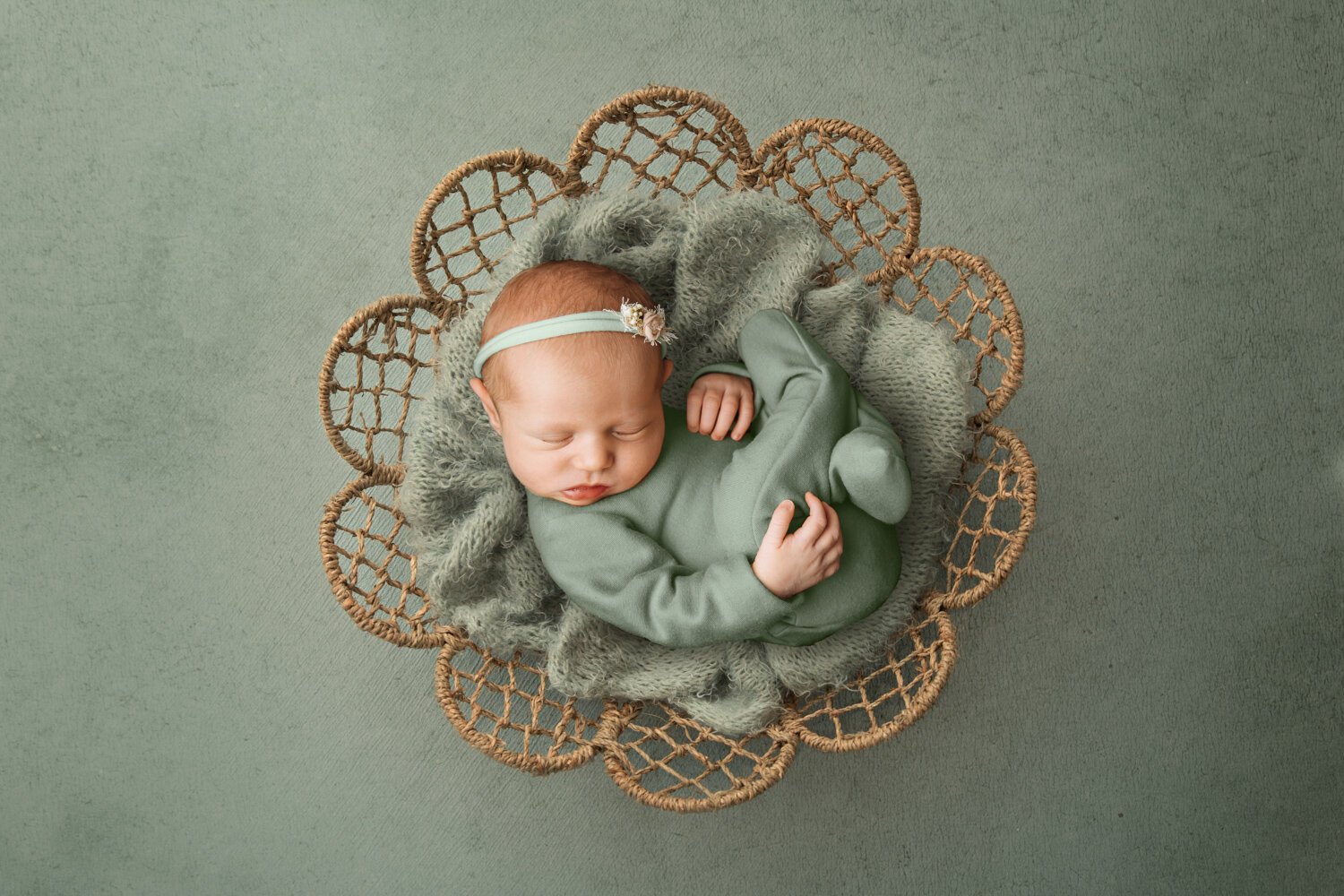 best newborn baby photographer portland beaverton oregon-9.jpg