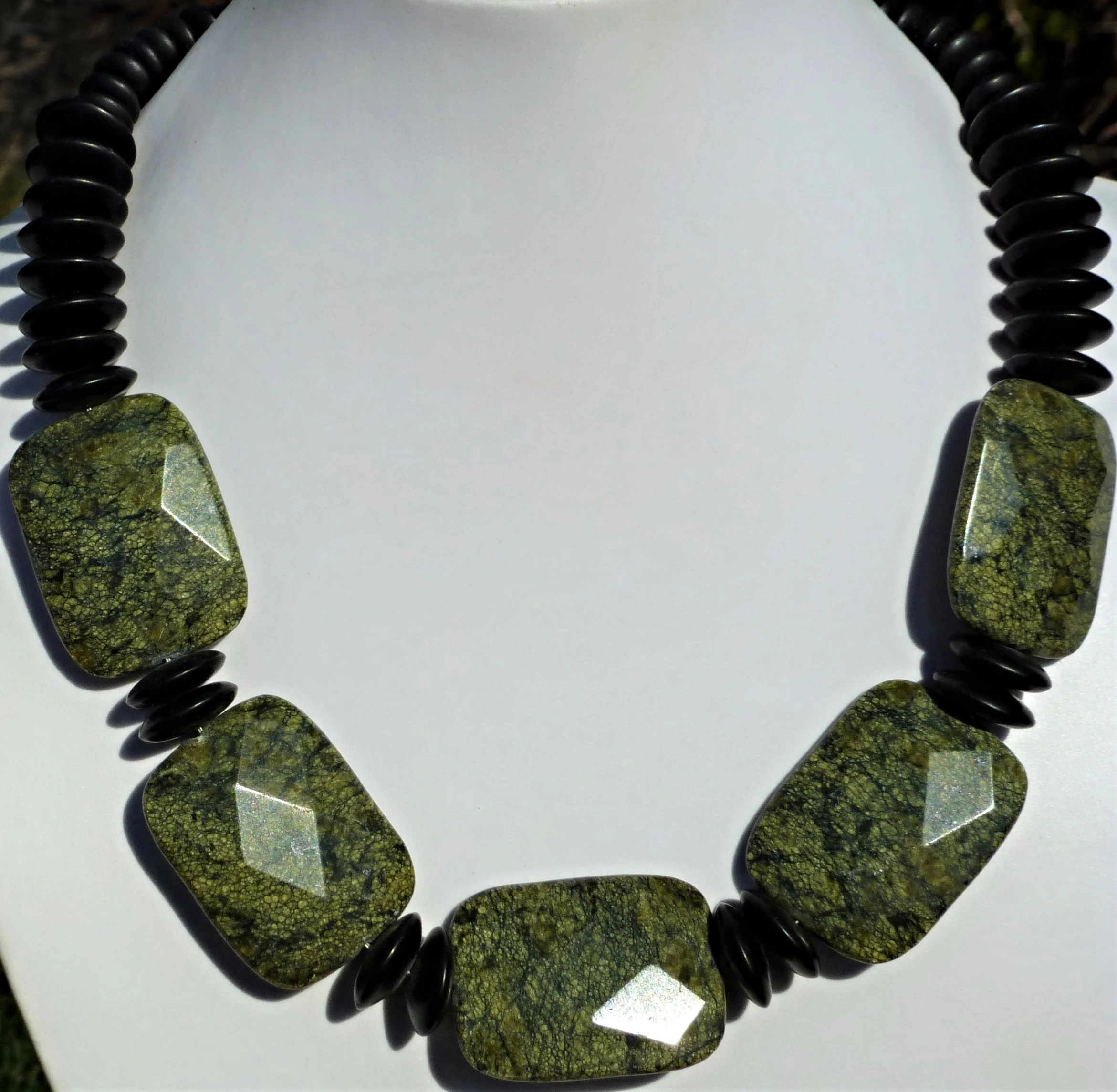 GREEN DREAM NECKLACE