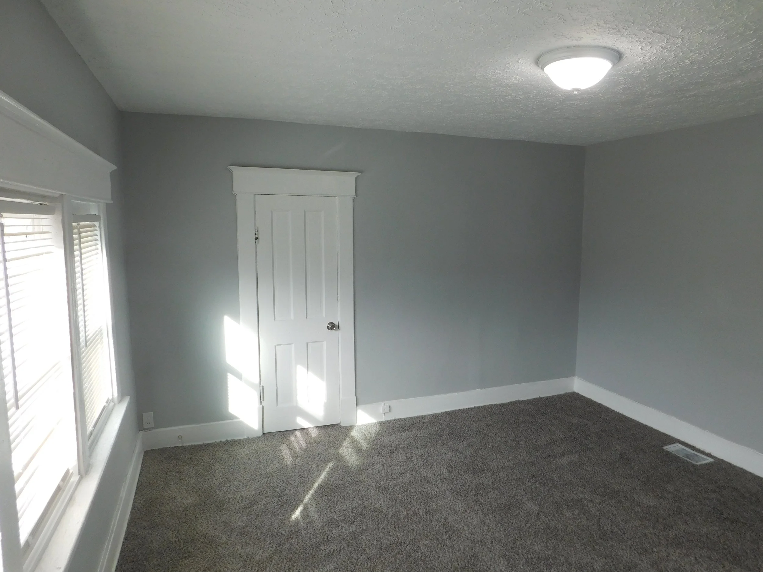 1046 W. 33rd St (88).JPG