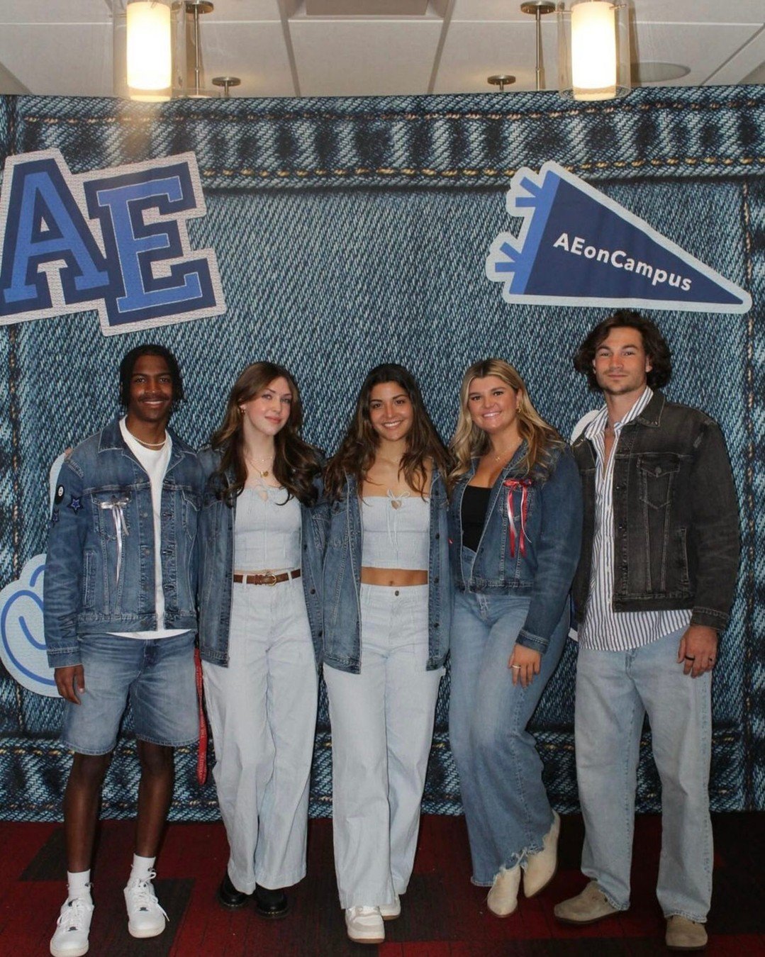 #AEOnCampus has arrived for its inaugural year! @Campustrendsetters is partnering with @Americaneagle for its first-ever on-campus ambassador program to promote AE across campuses nationwide. 👖 🌞 Swipe through for your perfect outfit inspo. 🛍️