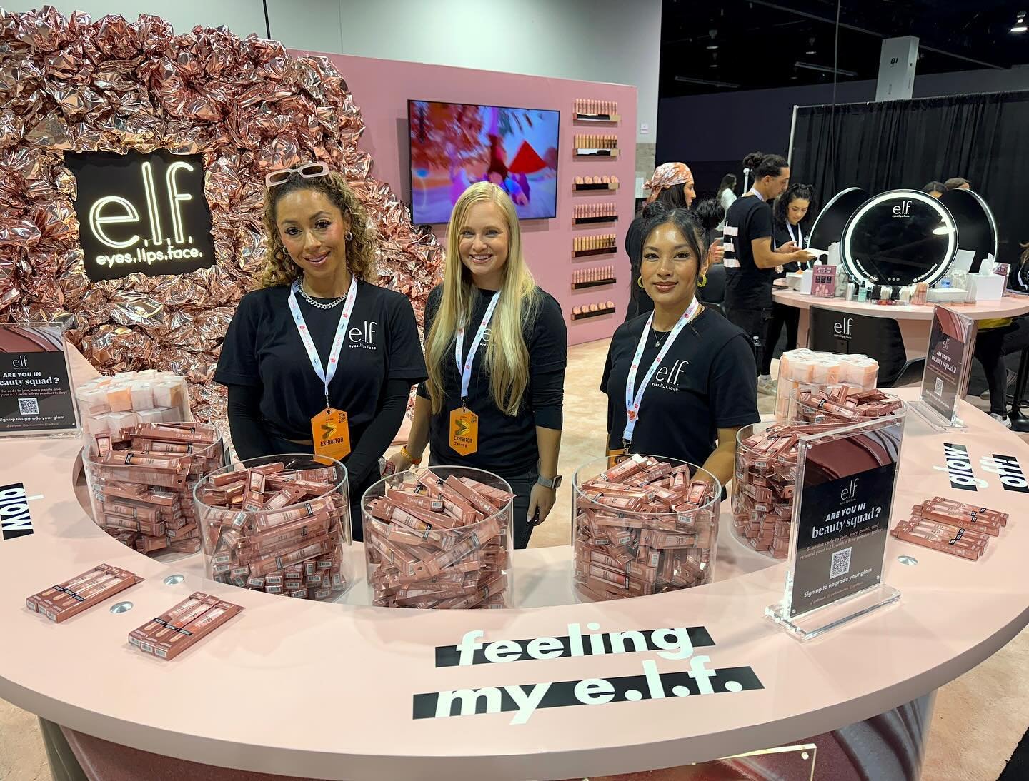 Finished up another successful VidCon Anaheim this year with Paramount and e.l.f. Cosmetics.&nbsp;&nbsp;We maximized our 20x20 footprint which featured livestream areas, a photo op with custom &ldquo;Pinkie Puff&rdquo; beanbag chairs, glam stations f