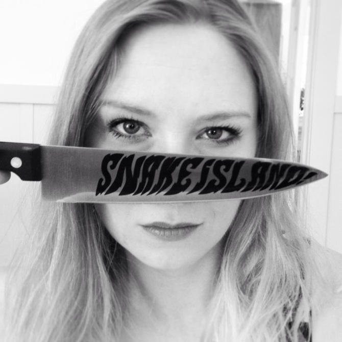 snake island knife photo.jpg