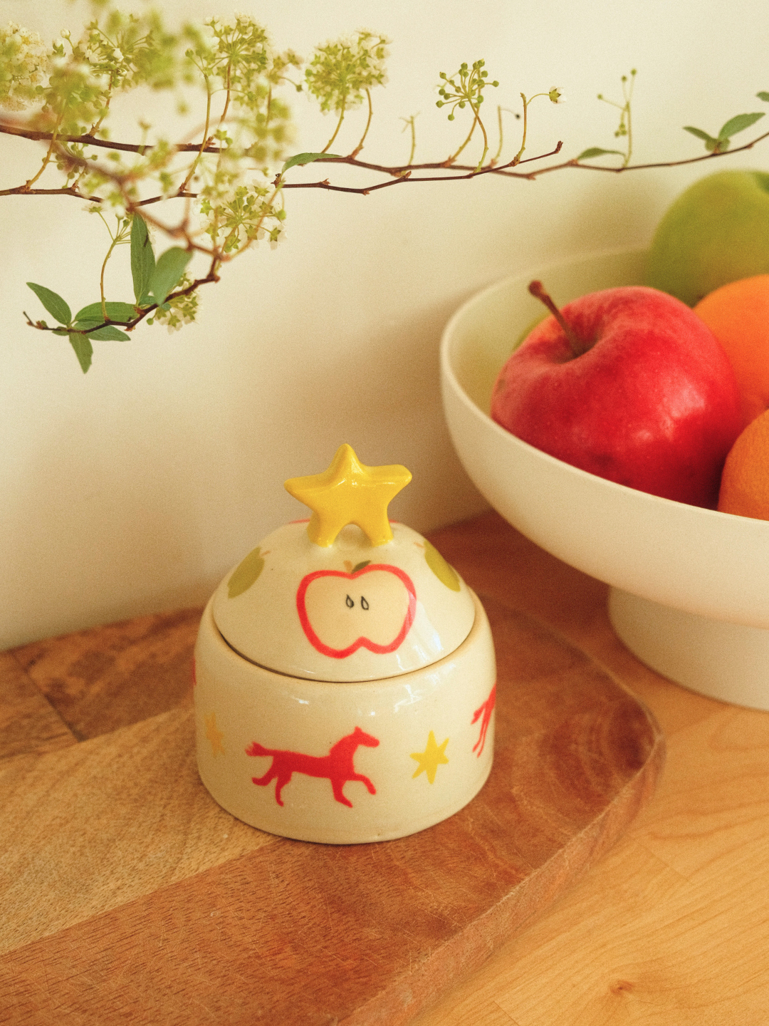 apple treasure jar