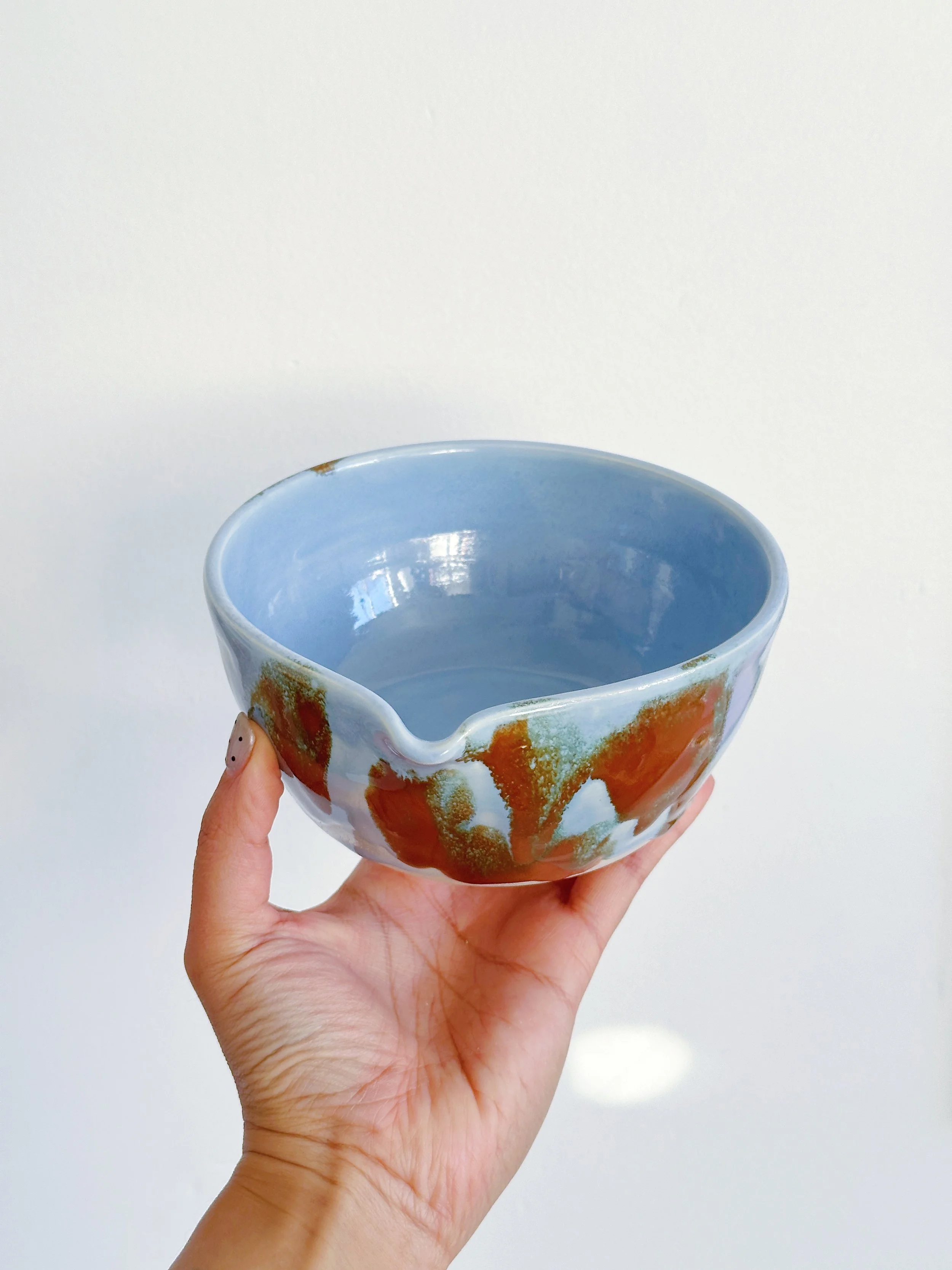 blue & brown goop matcha bowl