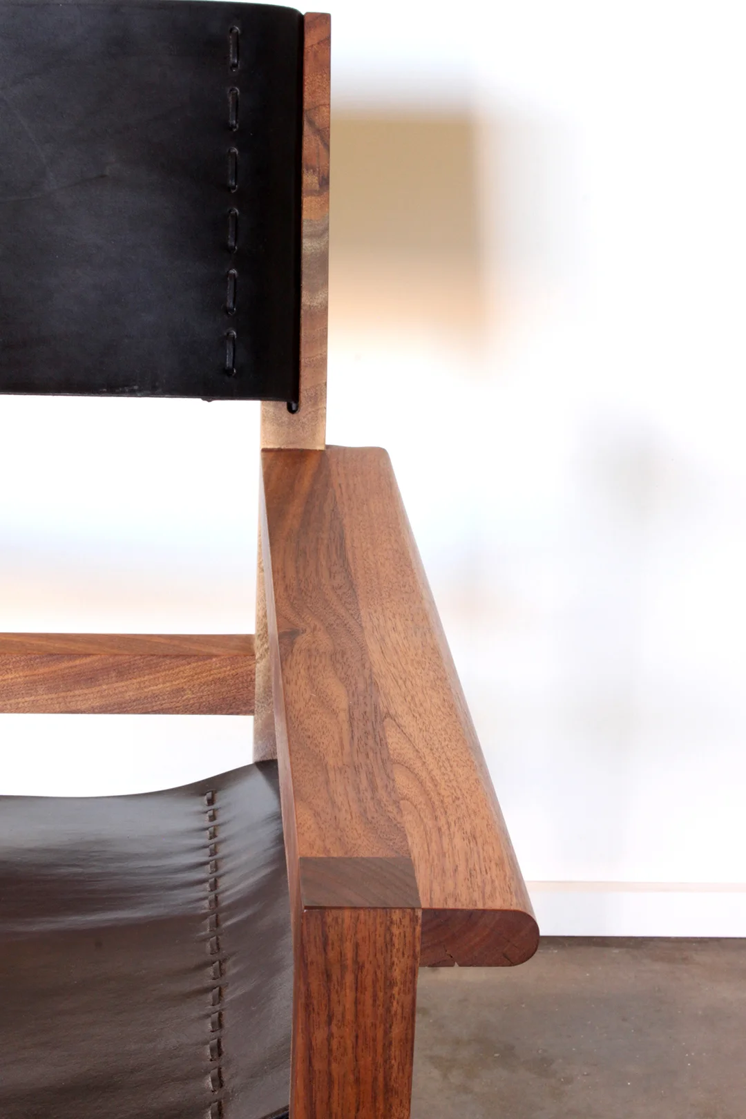 walnut_lounge_chair5.jpg