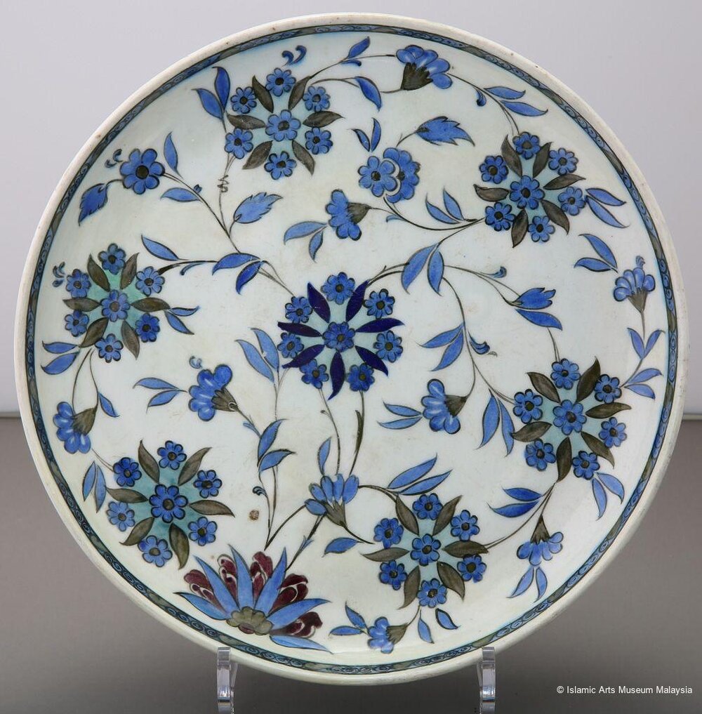 16th Cent Underglazed Dish