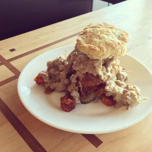 You want this fried chicken biscuit. You also want a fork and three napkins.
#basilspasta #828isgreat #boonenc #appstate #ncbeer #basilspasta #freshpasta #food #foodie #exploreboone #blueridgemountains #northcarolinaliving #booneview #winetasting #bo
