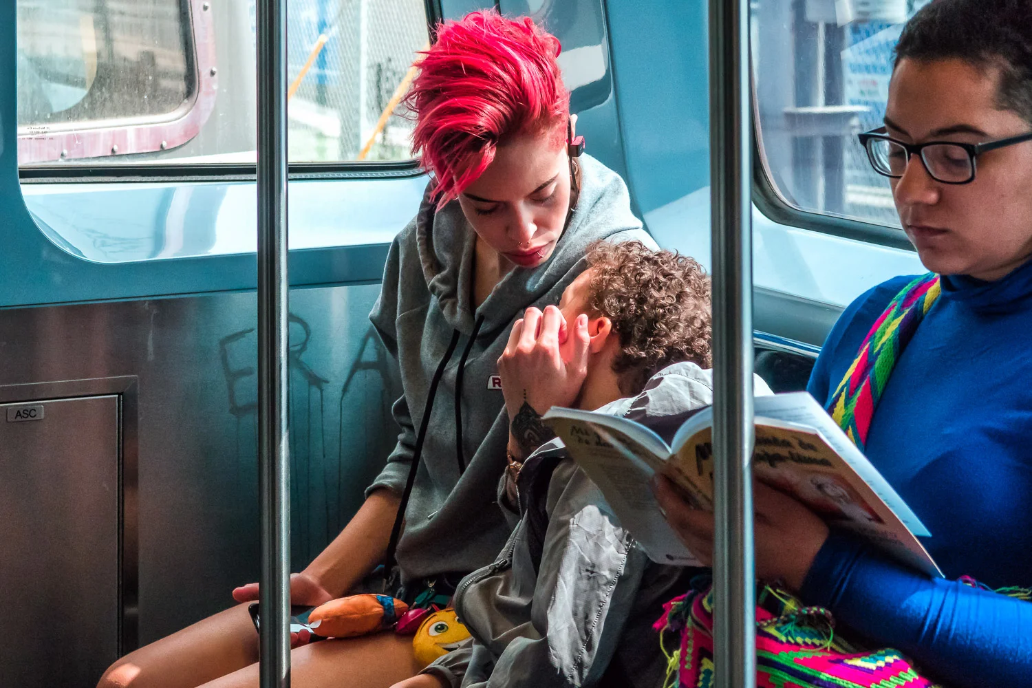 chris-disario-170826-street-mother-and-child.tif