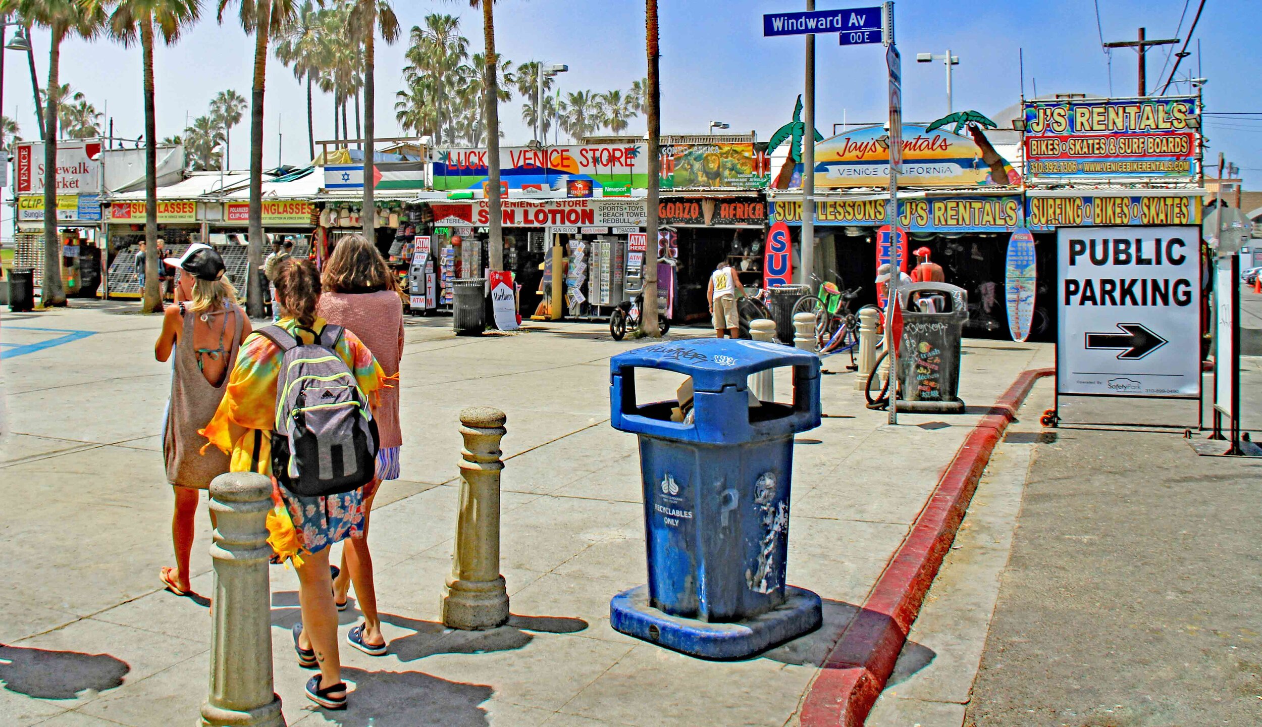 Windward Avenue, Venice Beach, Los Angeles California USA 2017