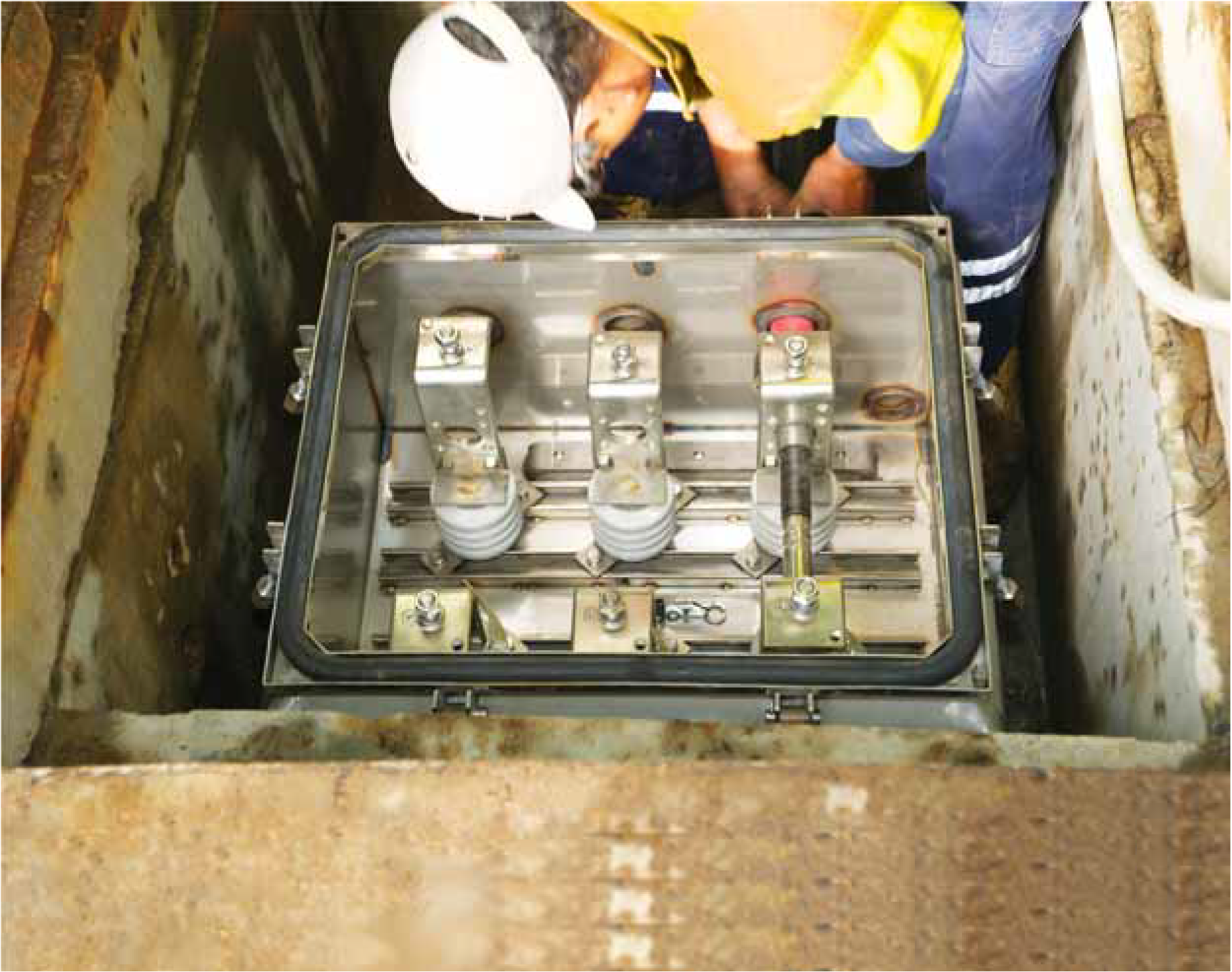 Underground Switchgear HV Cable Earthing, Link Boxes, SVLs — Insulect
