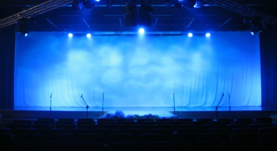 Blue light stage