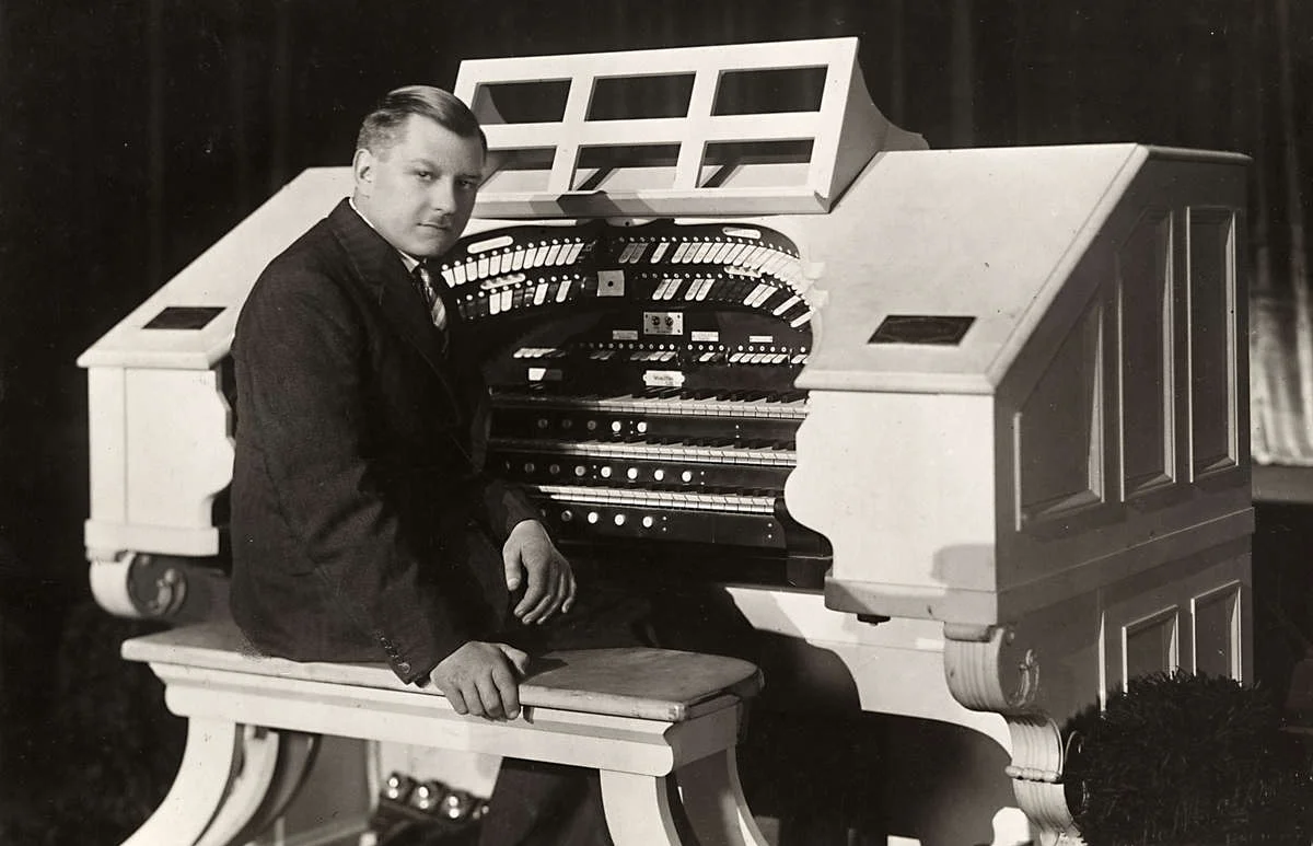 Splendid chap Reginald Foort ...