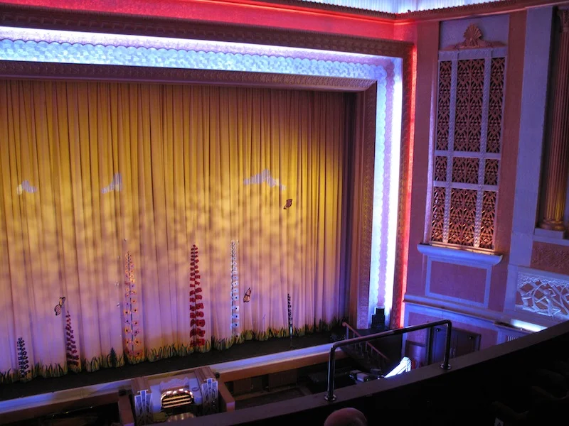 The Compton organ at the Stockport Plaza