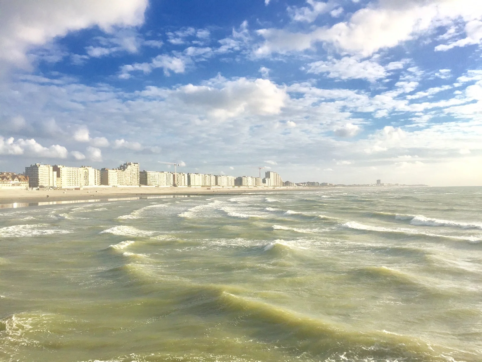 After a solid day of driving we arrived in Nieuwpoort to some epic conditions. Sun, wind and waves! We had one day of pre-event training before headin into the competition...