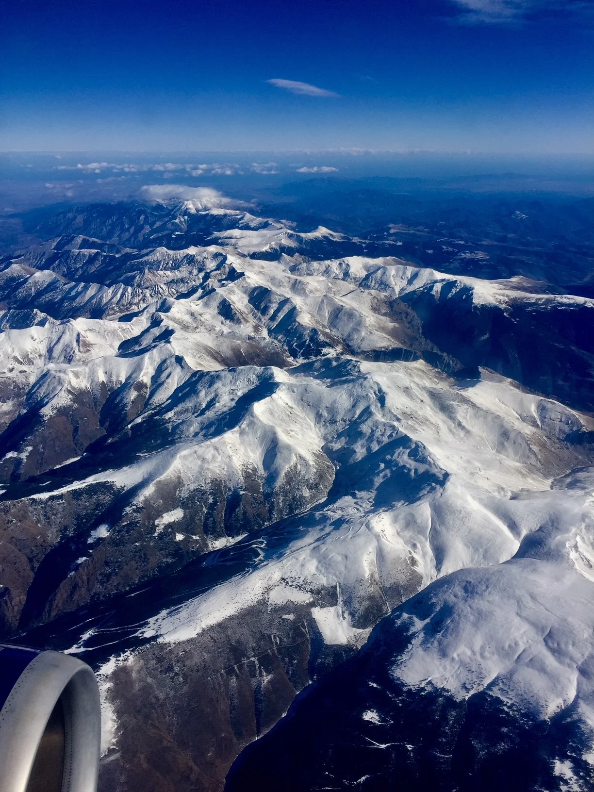 Often the hardest part of these sailing events is actually getting your boat to the competition! Despite some rather last minute complications I managed to fit my boat on another trailer with Ali Young and was able to make my pre-booked flights into Barcelona, flying over the snowy Pyrenees on my way.