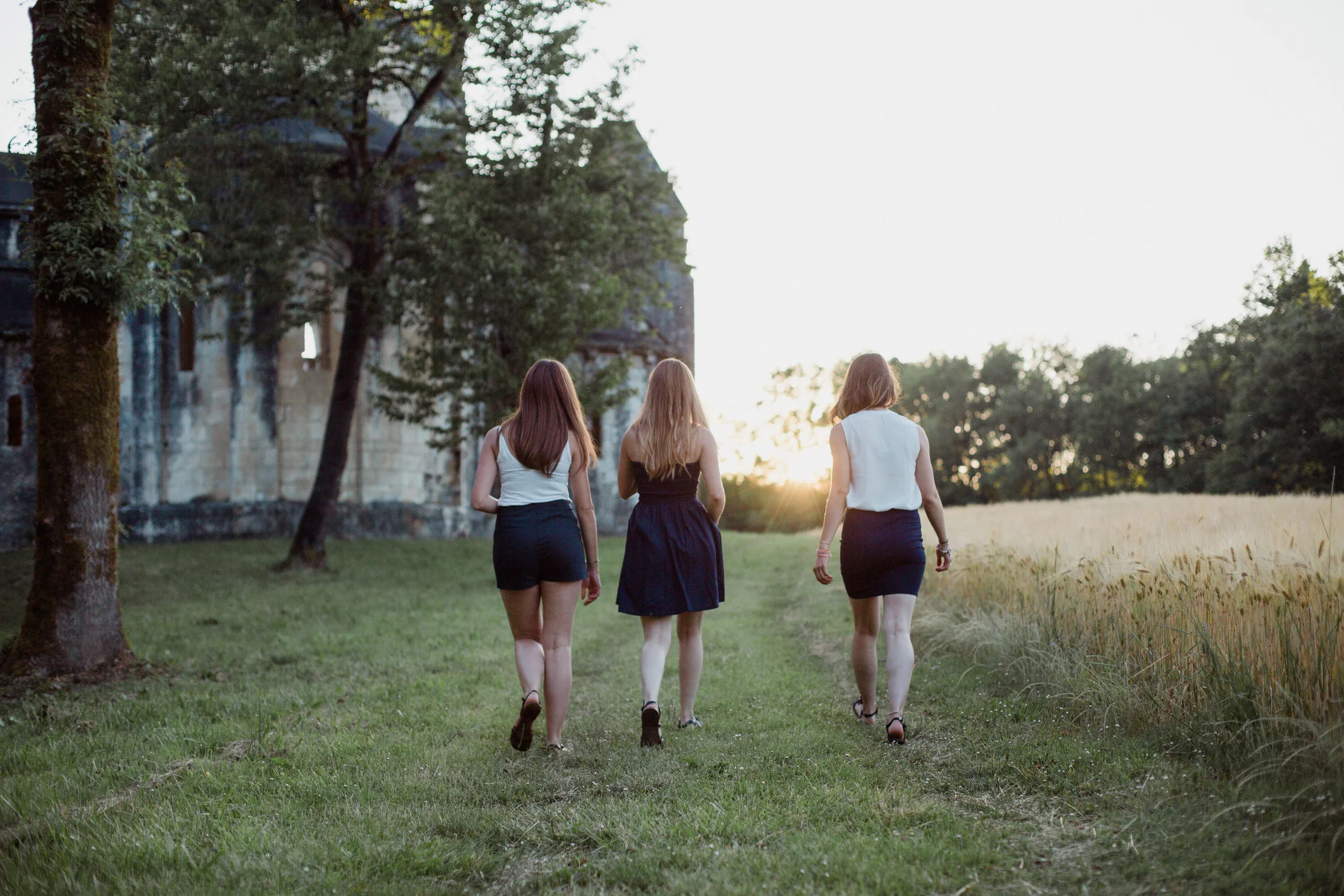 - Family First - Vanessa, Sophie &amp; Manon