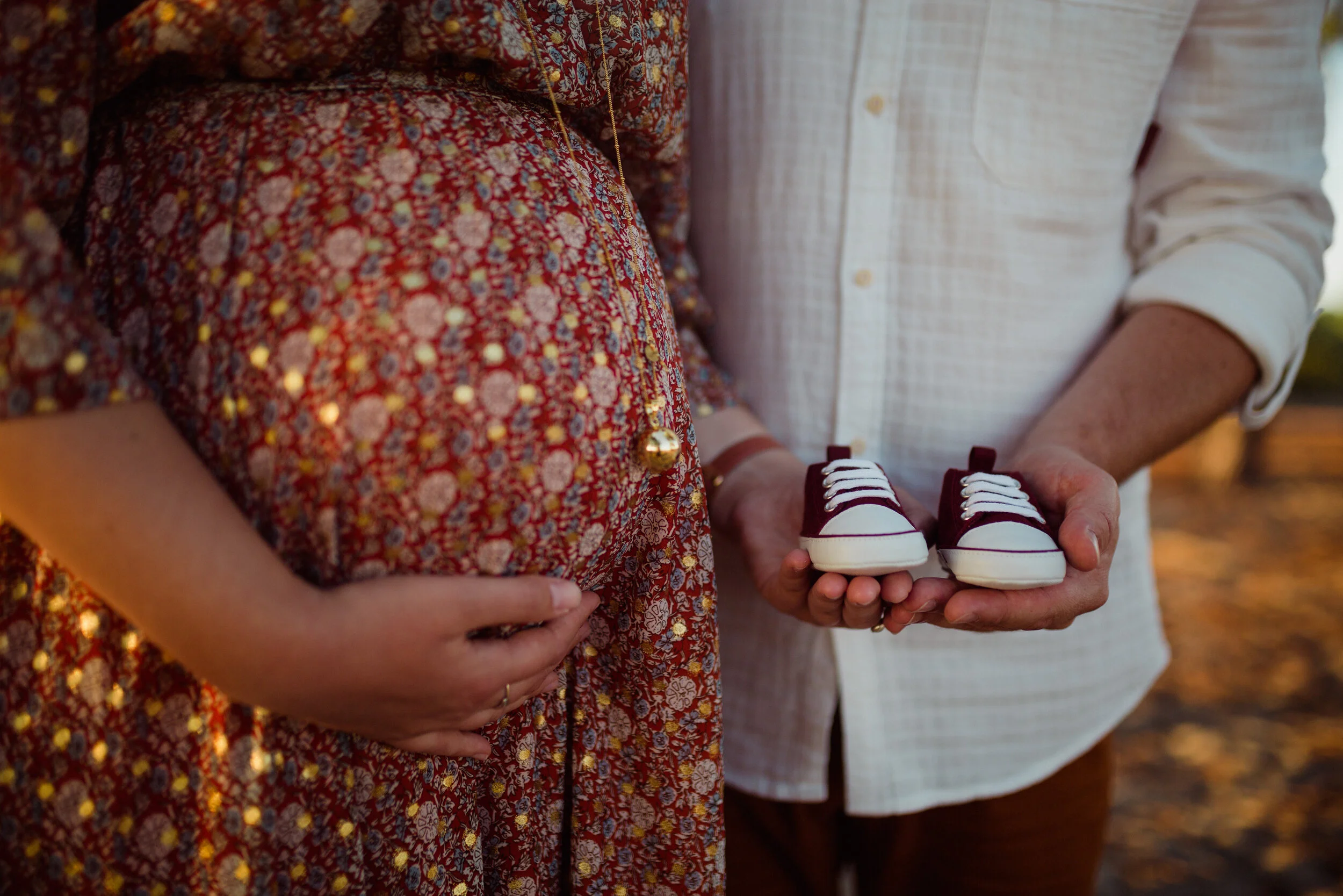 - Family First - Une séance grossesse au coucher du soleil 