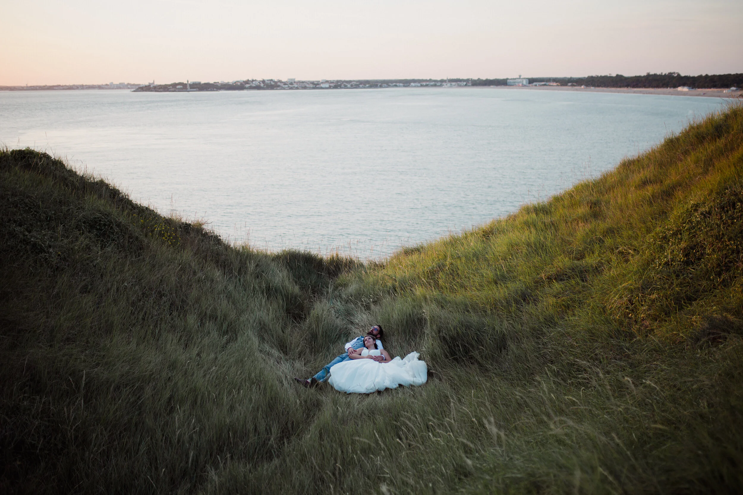 - Adeline &amp; Matthieu - Day After sur une plage de Charente-Maritime