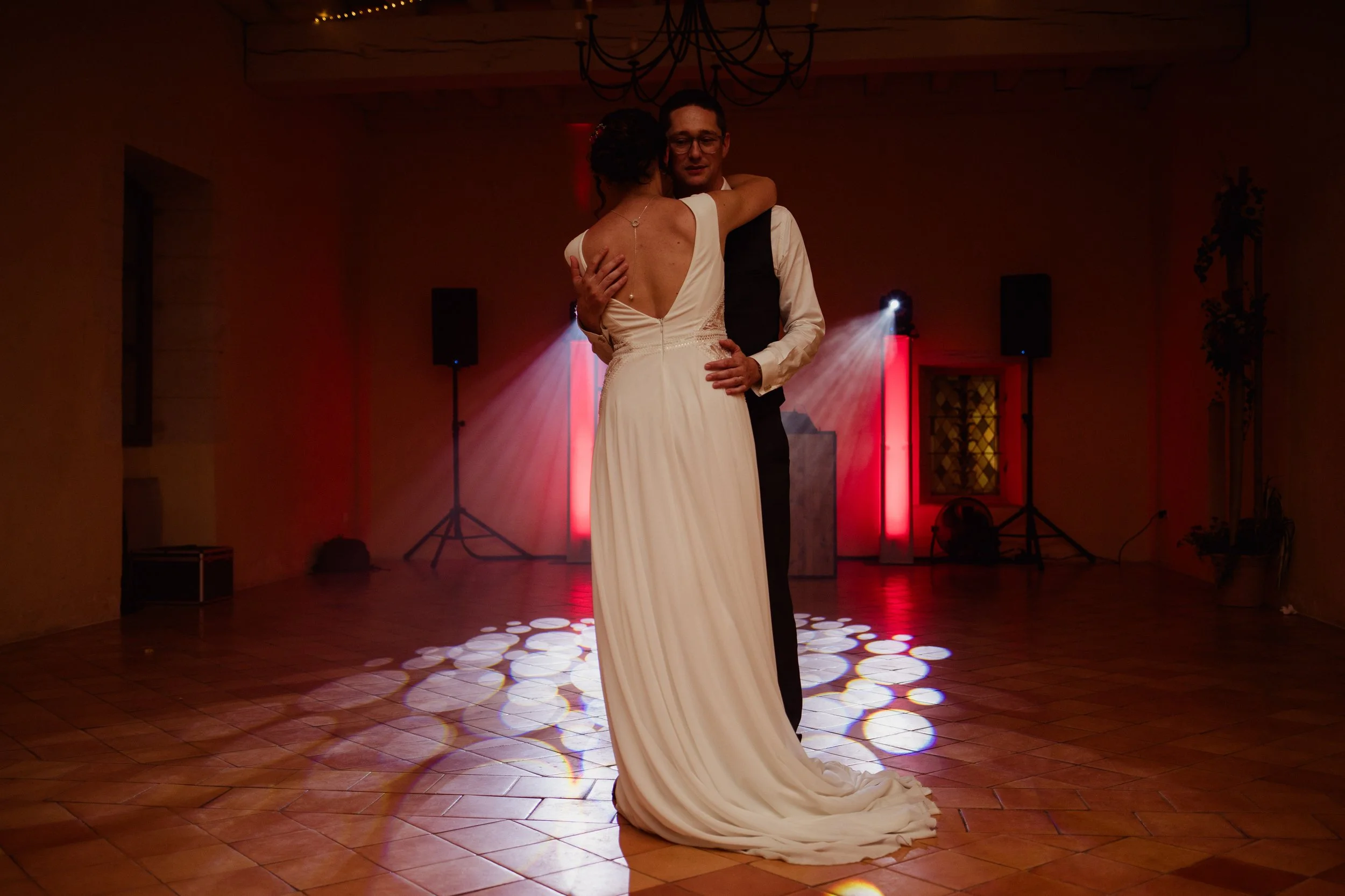 mariage rock coloré château de la Loubiere bordeaux