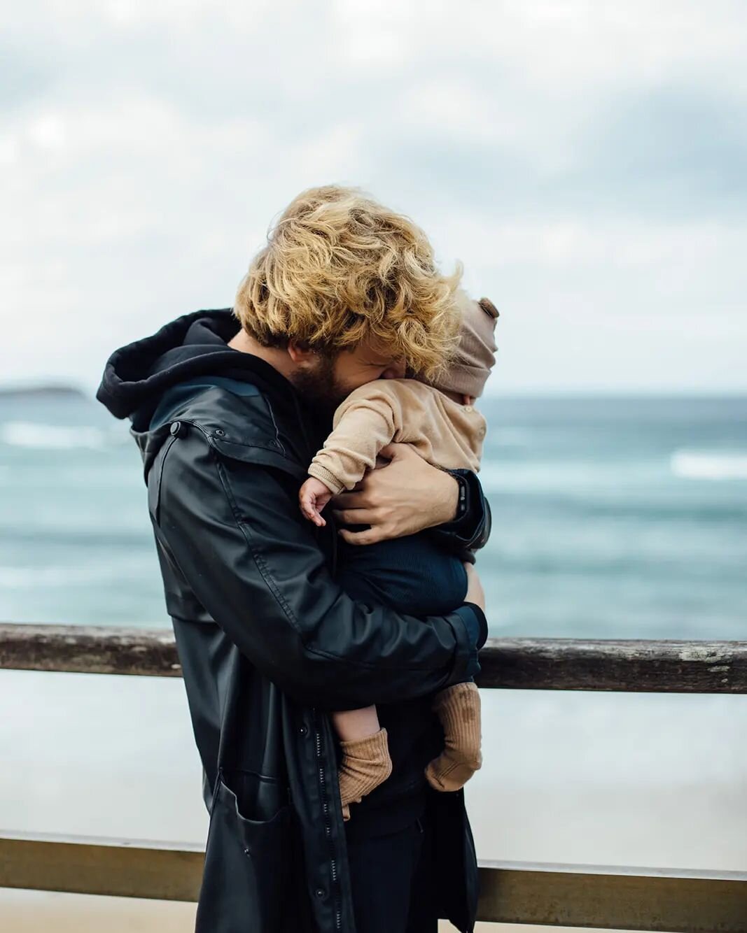 Y ahora, mi vida, &eacute;l es tu abrazo, tu risa, tu canci&oacute;n favorita... y yo s&eacute; que hoy estamos hartas de leer la misma frase, y que para cada familia ser&aacute; o no ser&aacute; verdad, pero para m&iacute;, es el padre que nunca jam