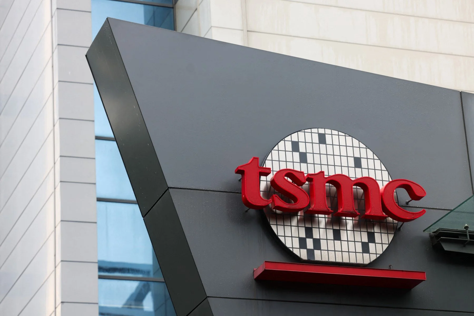 TSMC invertirá USD 100.000 millones en plantas de semiconductores en EEUU