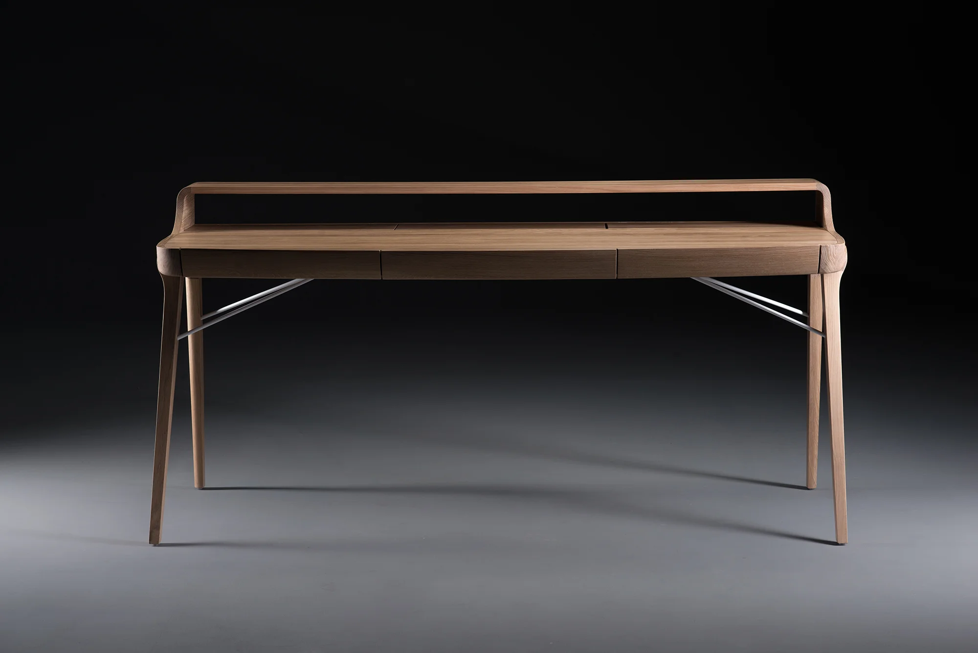 Picard desk designed by Regular Company