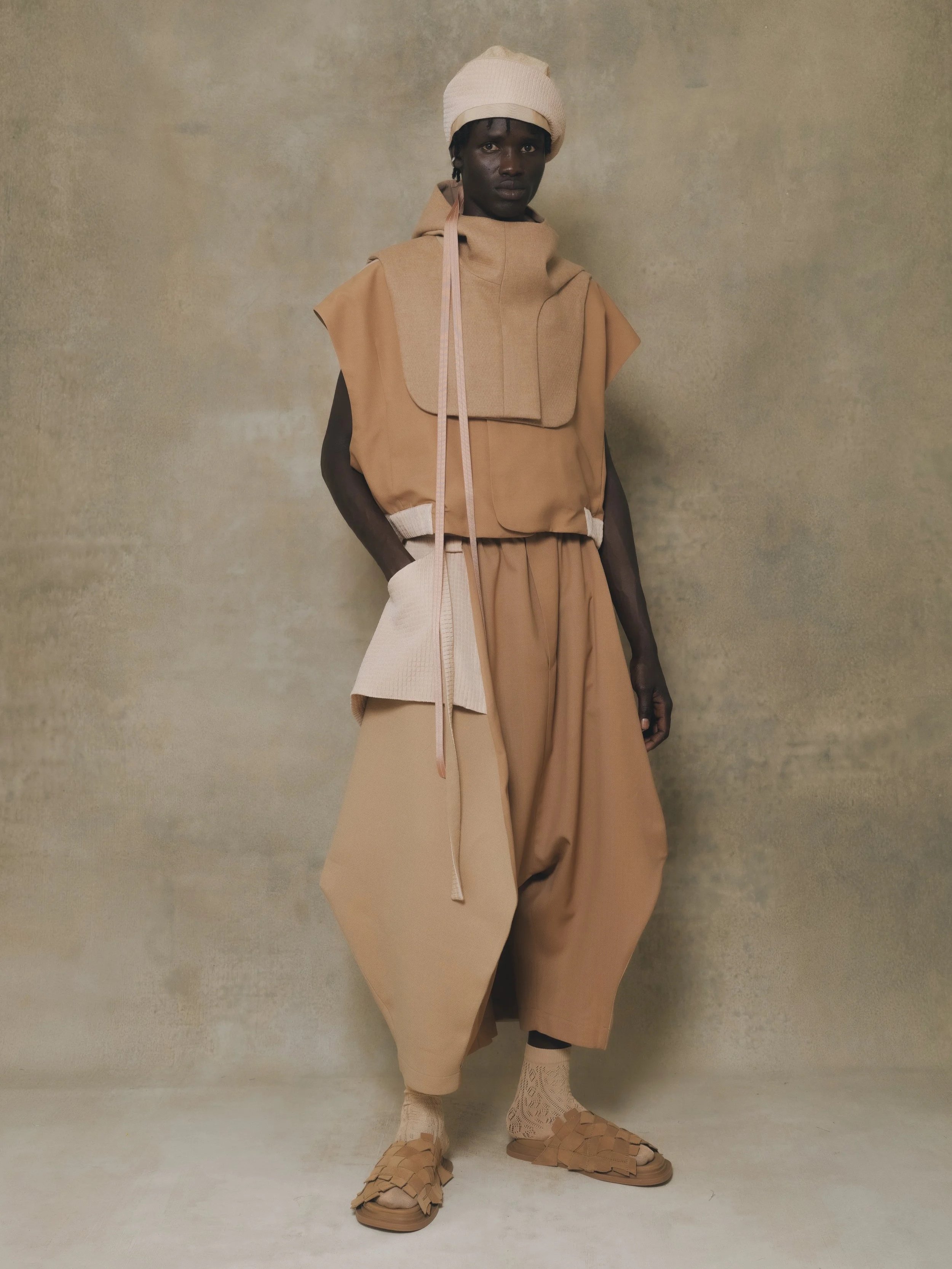 LLOSA, LOOKBOOK SS27 - MOONOASIS