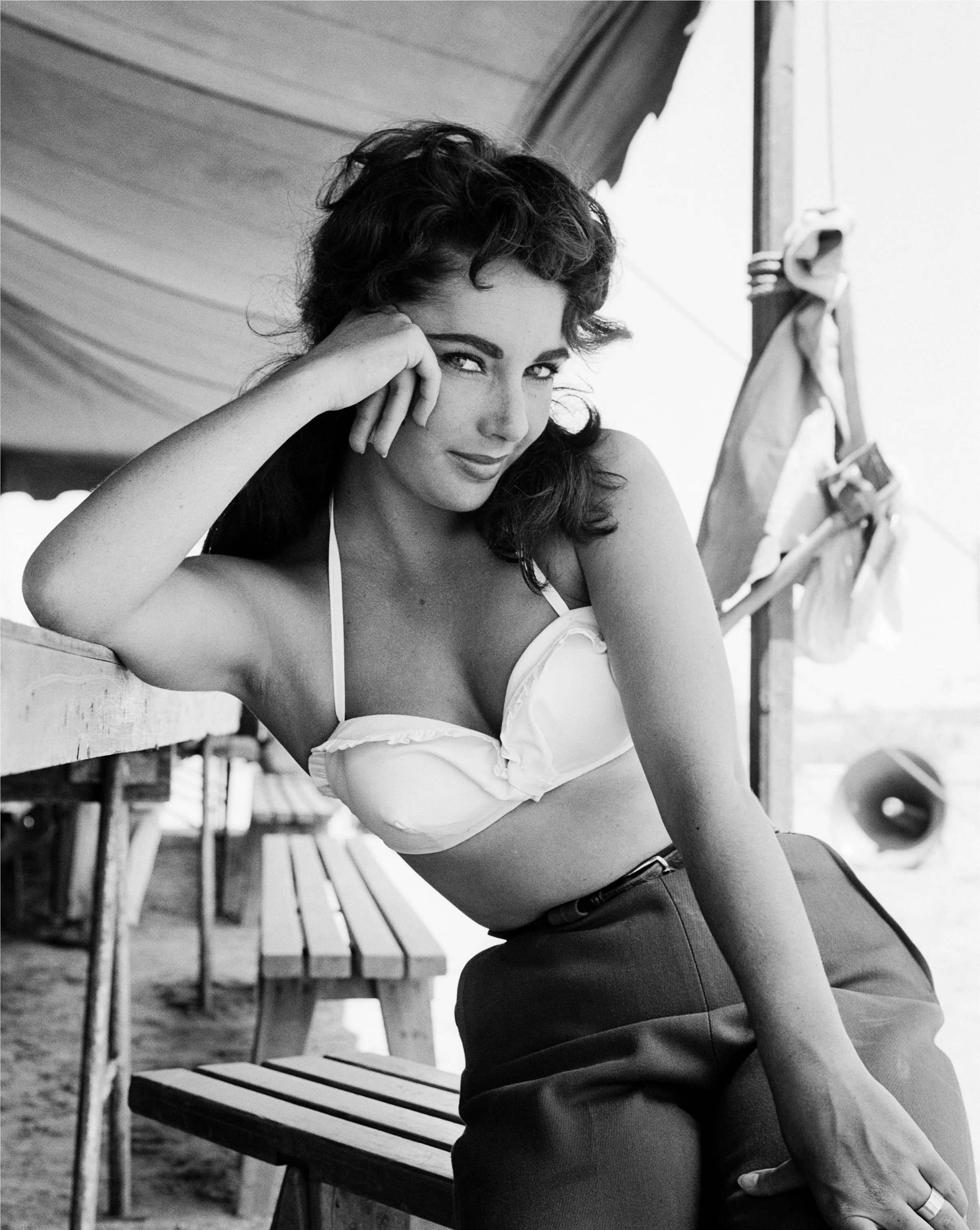 FW0014 Elizabeth Taylor Portrait Set of Giant 1955 Ed 72.95.jpg