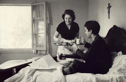 The making of a great guitarist - a typical morning w/ breakfast in bed served by his mother, Angelita
