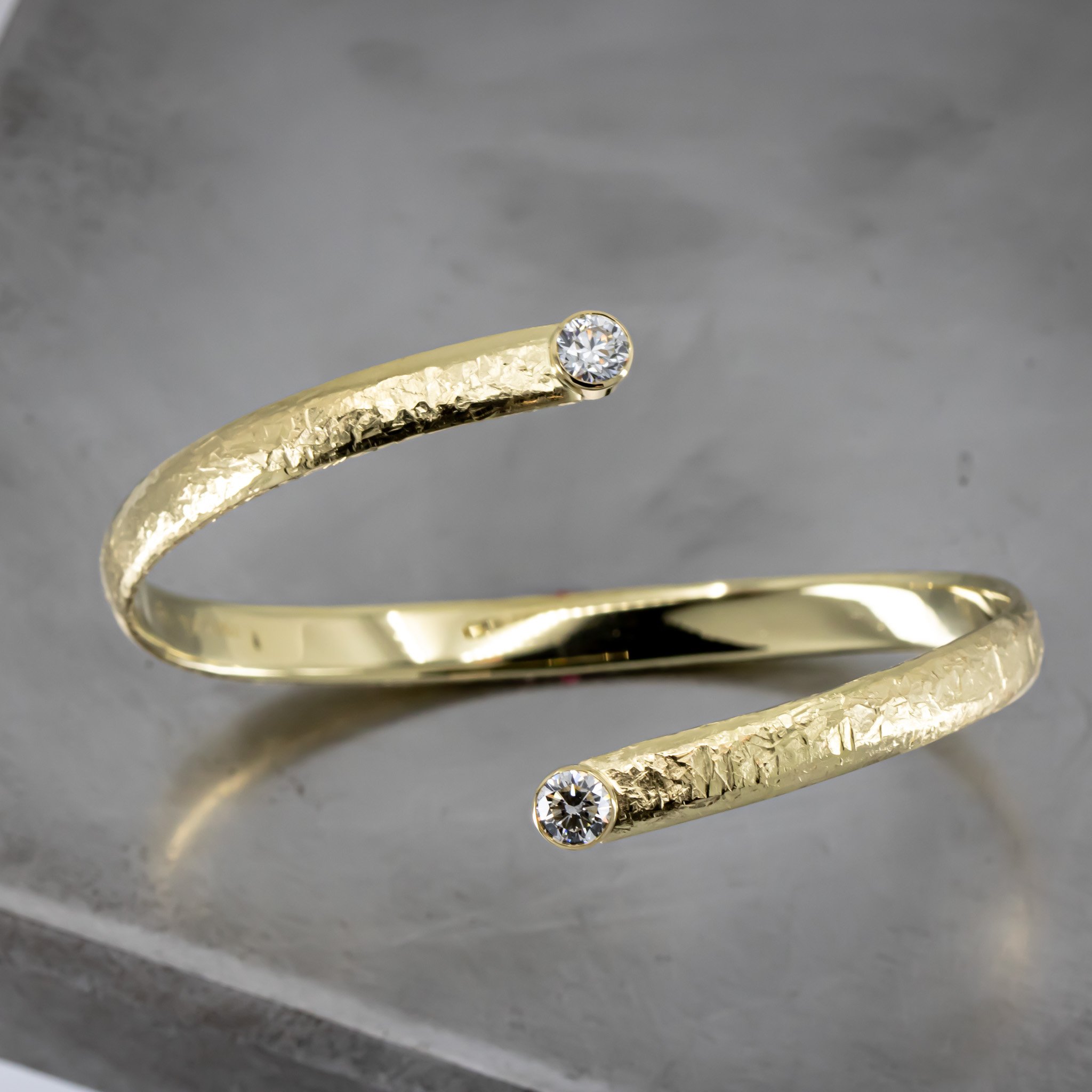 custom-bracelet-diamond-bezel-bypass-hammered-texture-14K-yellow-gold-RT768453.jpg