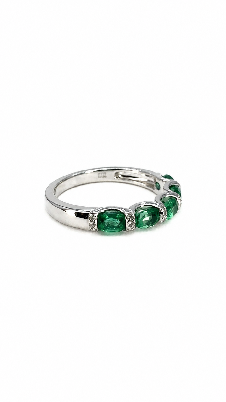 Emerald Band Side Profile.png