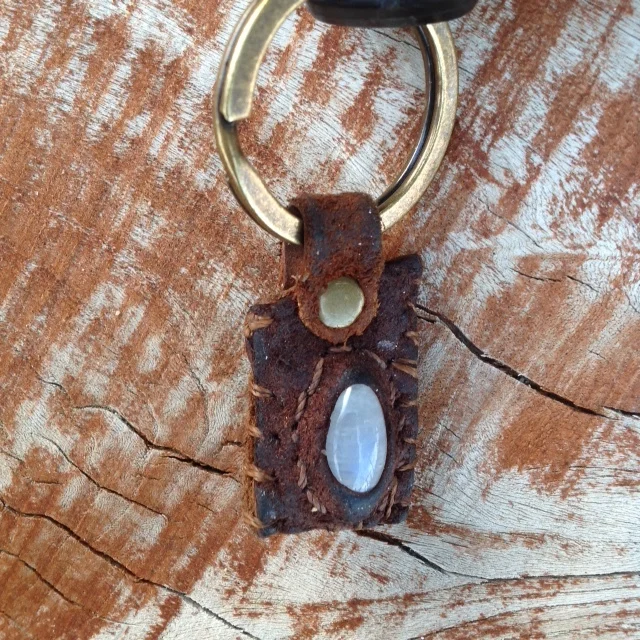 moonstone          (for J.W.)                                    