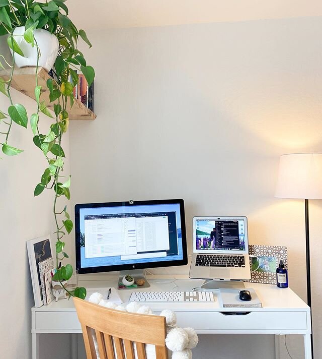 Finding it hard to stay motivated while working from home?⁣⁣⁣⁣⁣⁣⁣⁣⁣⁣⁣⁣⁣⁣
⁣⁣⁣⁣
⁣⁣⁣⁣⁣⁣⁣Spend the morning reorganizing &amp; tidying up your workspace to set yourself up for a productive mood before jumping into the day ✨ #workspace