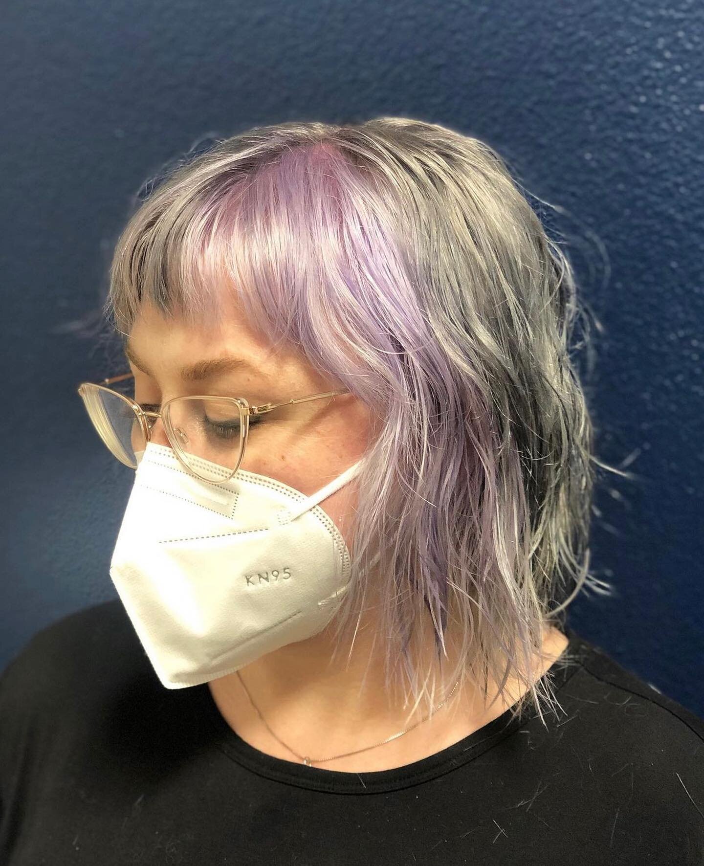 Beautiful color done by @arielle_does_hair !! Book your color consult or get a cut with her on our website! 
.
.

.
#haircolor #pulpriot #silverhair #colorblock #haircut #humboldt #arcata