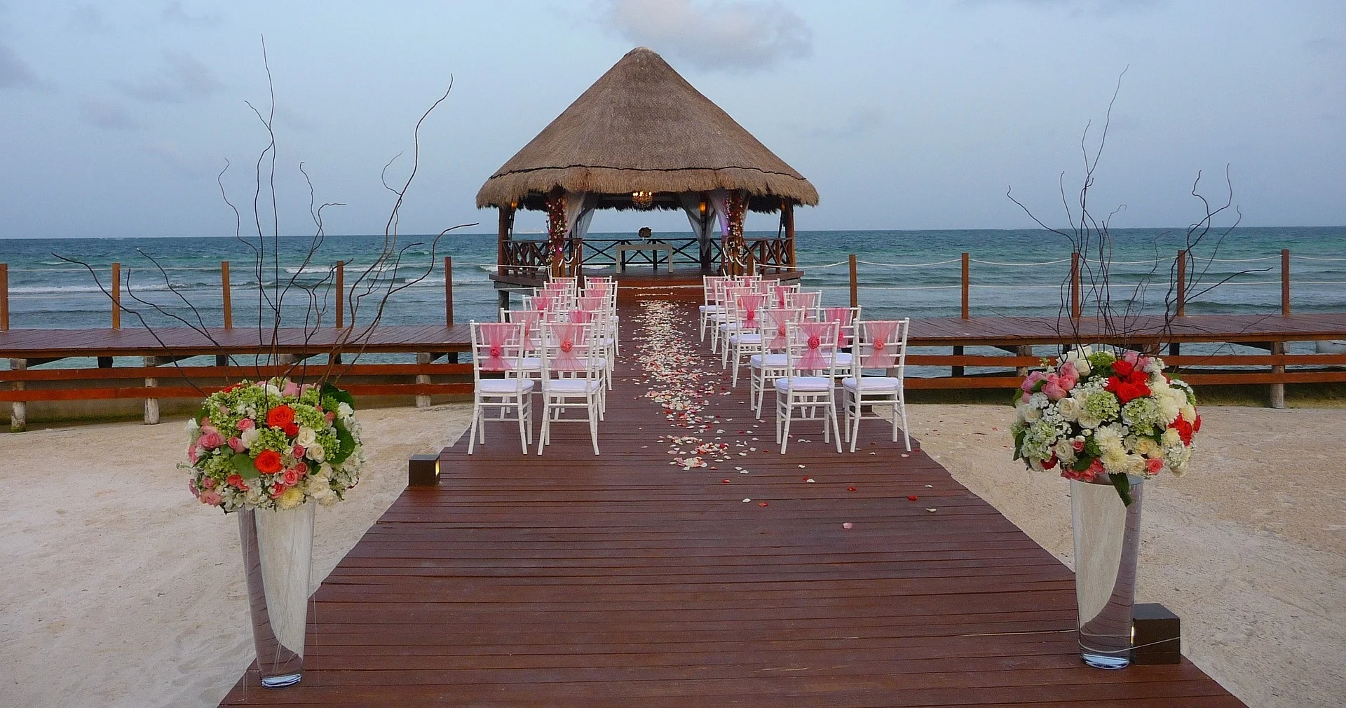 wedding-743984_1920.jpg