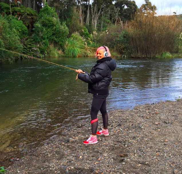 Sarah at Hatepe giving flyfishing a go in her supercute sportsware :)
