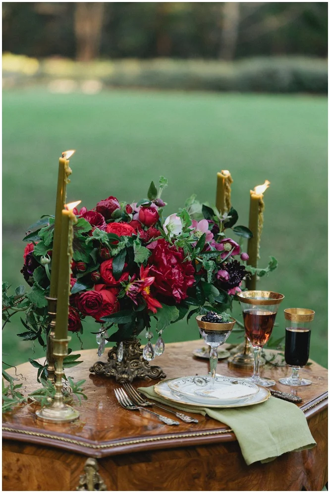 Romeo-and-Juliet-Editorial-Shoot-red-and-gold-leaf-inspired-photography-by-Avant-Images_0384.jpg