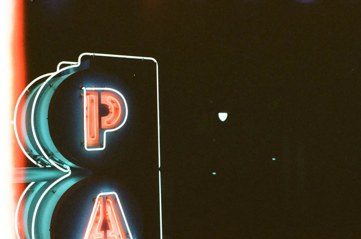 Cinestill just hits different.

Shot on Ricoh Singlex TLS with 50mm f/1.7 on Cinestill 800T

#photography #cinestill800t #ricoh #filmphotography #35mm