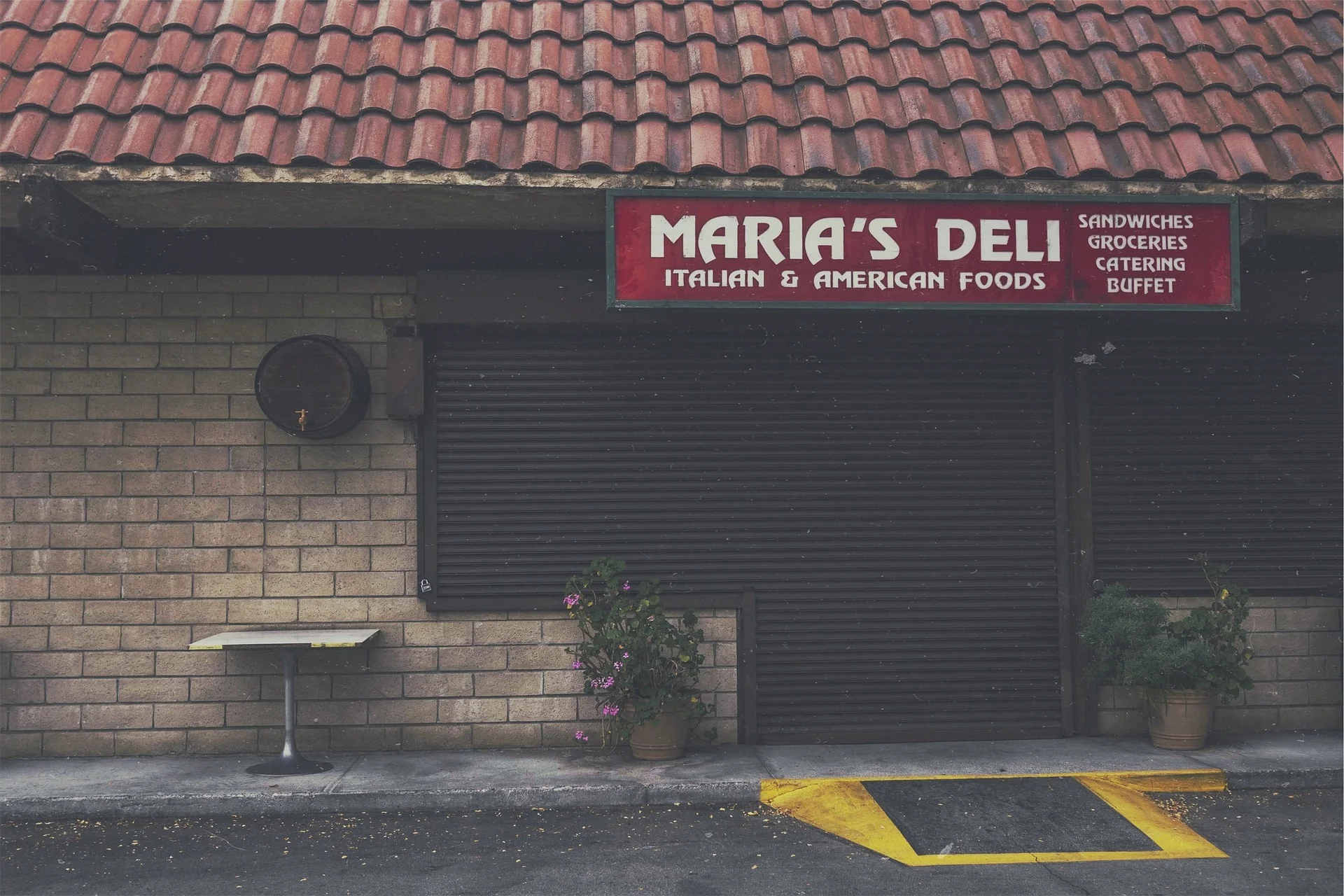 deli-2626891_1920.jpg