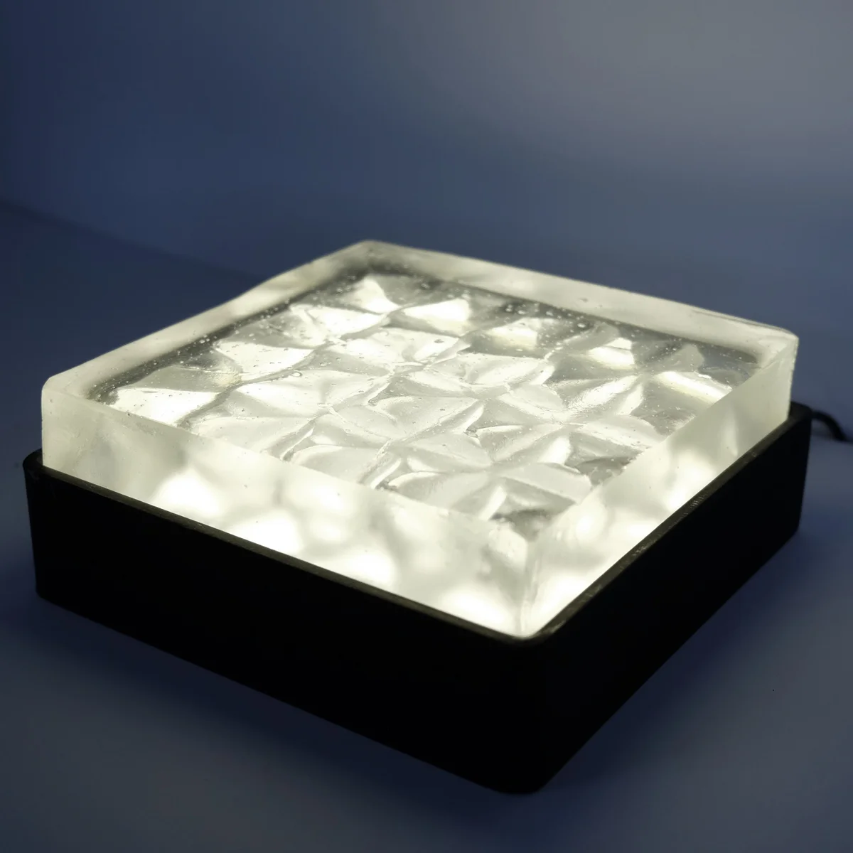 Sharp insides lightbox