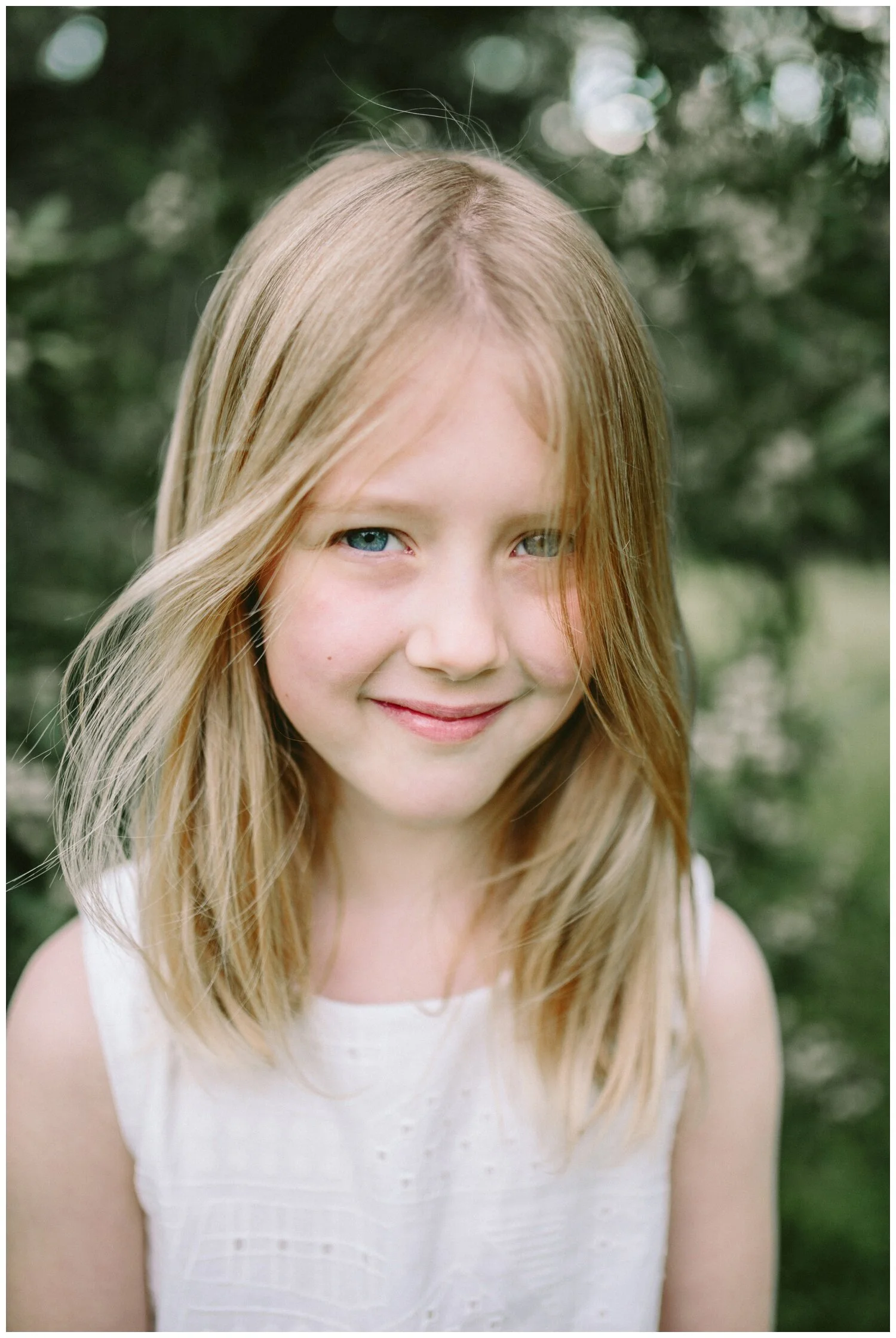 Armadale Family Photographer. Outdoor Photography session. Sunrise. Spring. Garden photography. Candid. Natural light. Motherhood photography. Women’s portrait. Magazine style.