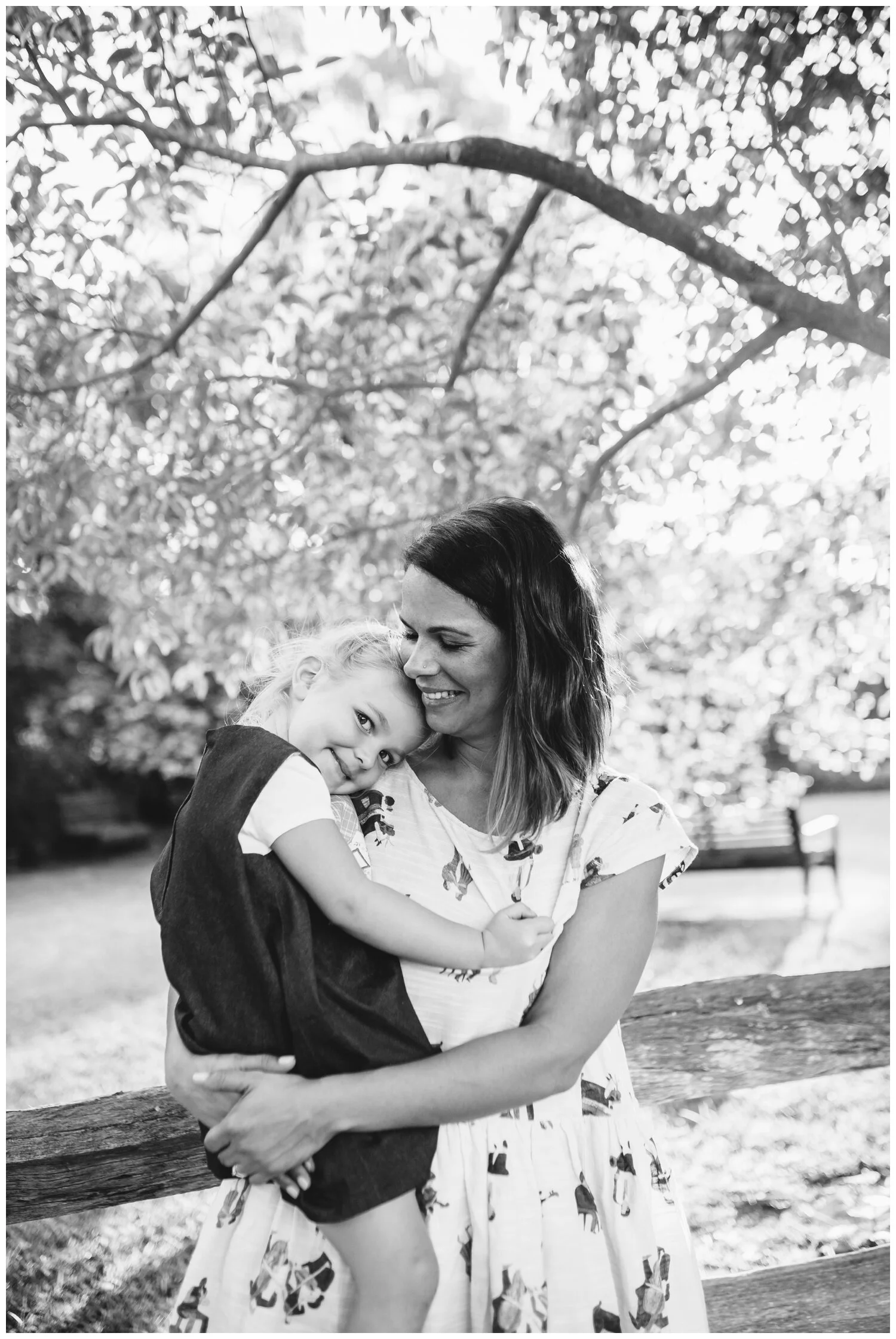 Family photographer Alphington. Natural family photography. Siblings. Brother and sister. Backlight. Natural light. Sunset. Sunrise. Melbourne. Candid summer autumn spring garden