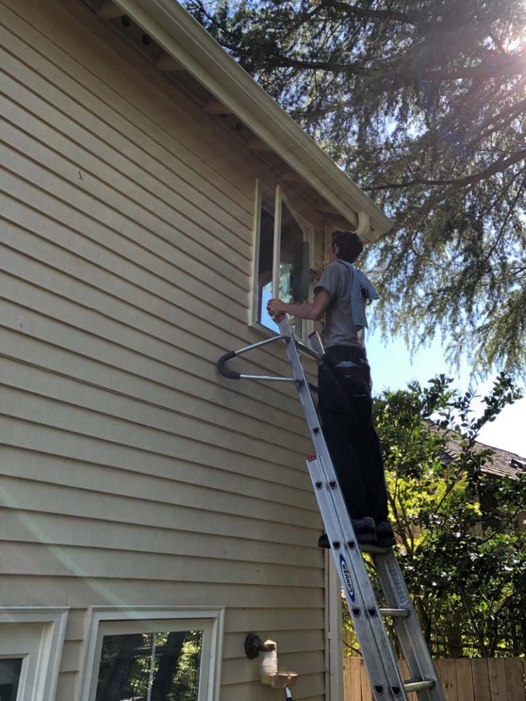 Window-Cleaning-Clyde-Hill-WA-768x1024.jpg