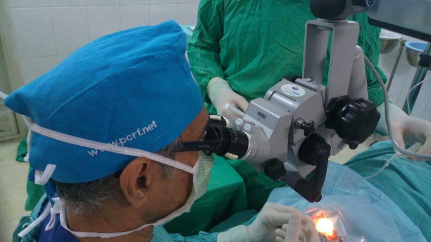 Dr Francis Nathan working during his recent surgical mission to Tripoli, Lebanon.