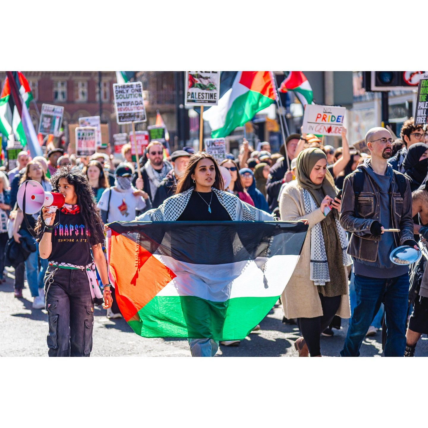 Leeds March for Palestine 05.04.25 Part 2
The final set from this weekend’s march.
#leedsuk #leedsstreetphotography #streetphotographer #igers #leedsprotest #protest #streetphotographers #streetportrait #streetphotographerscommunity #streetpho