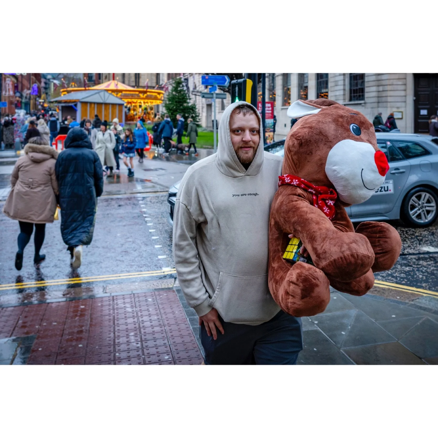 Christmas&hellip;sorted!
He got lucky at the market.

#igersleeds #leeds #leedslife #christmasmarket #streetphotography