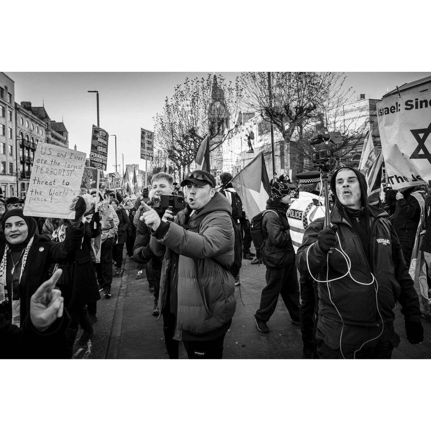 Leeds 10.01.26
Another Saturday afternoon. Another glimpse into the issues that are on the minds of many. The weekly Freedom for Palestine march, the counter protest, Jeremy Corbyn, Auditors, Angry people, Sad people, Homeless people, Confused people