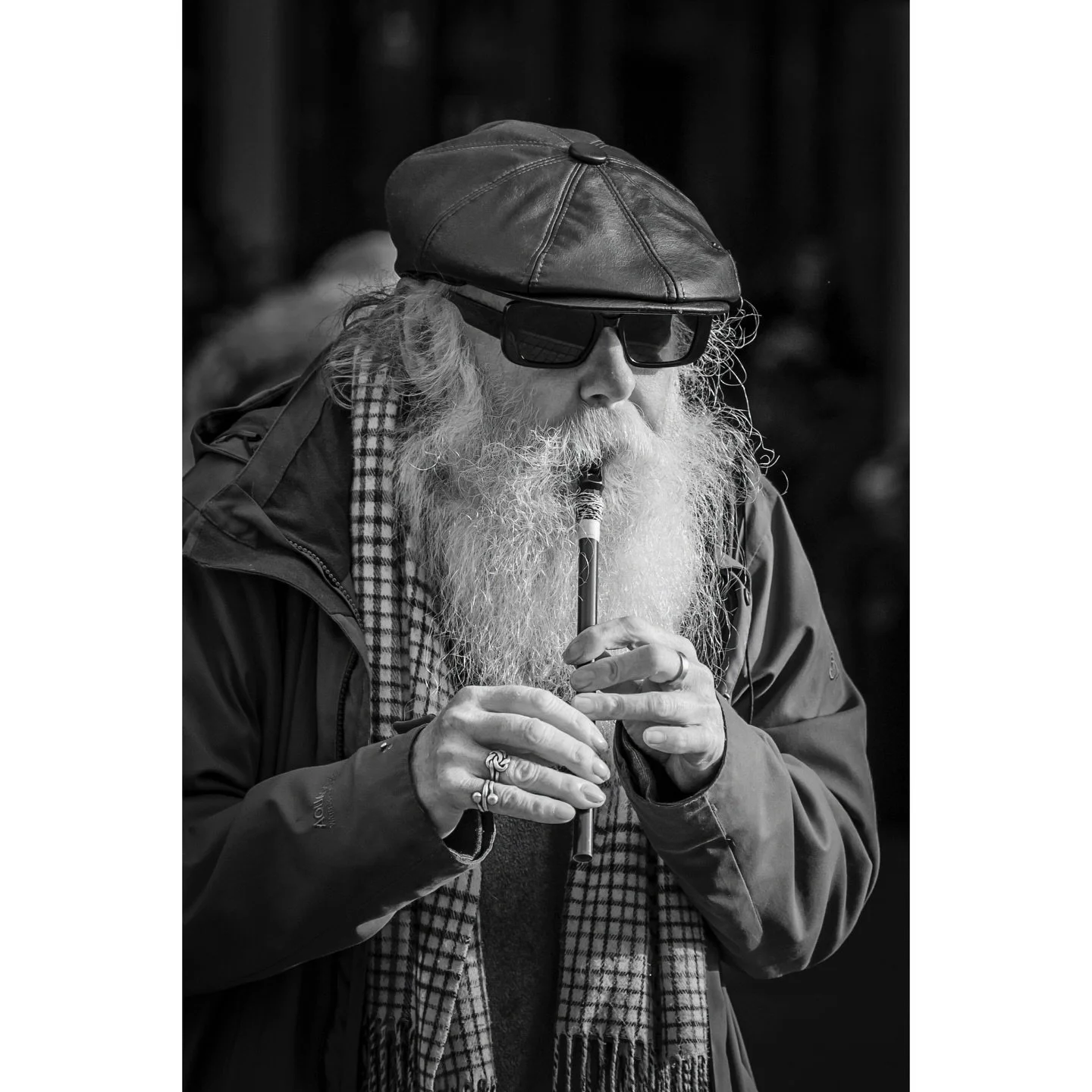 Entertaining the shoppers on Briggate, Leeds.

#leeds #bnwstreetphotography #blackandwhite #loveleeds #streetshot